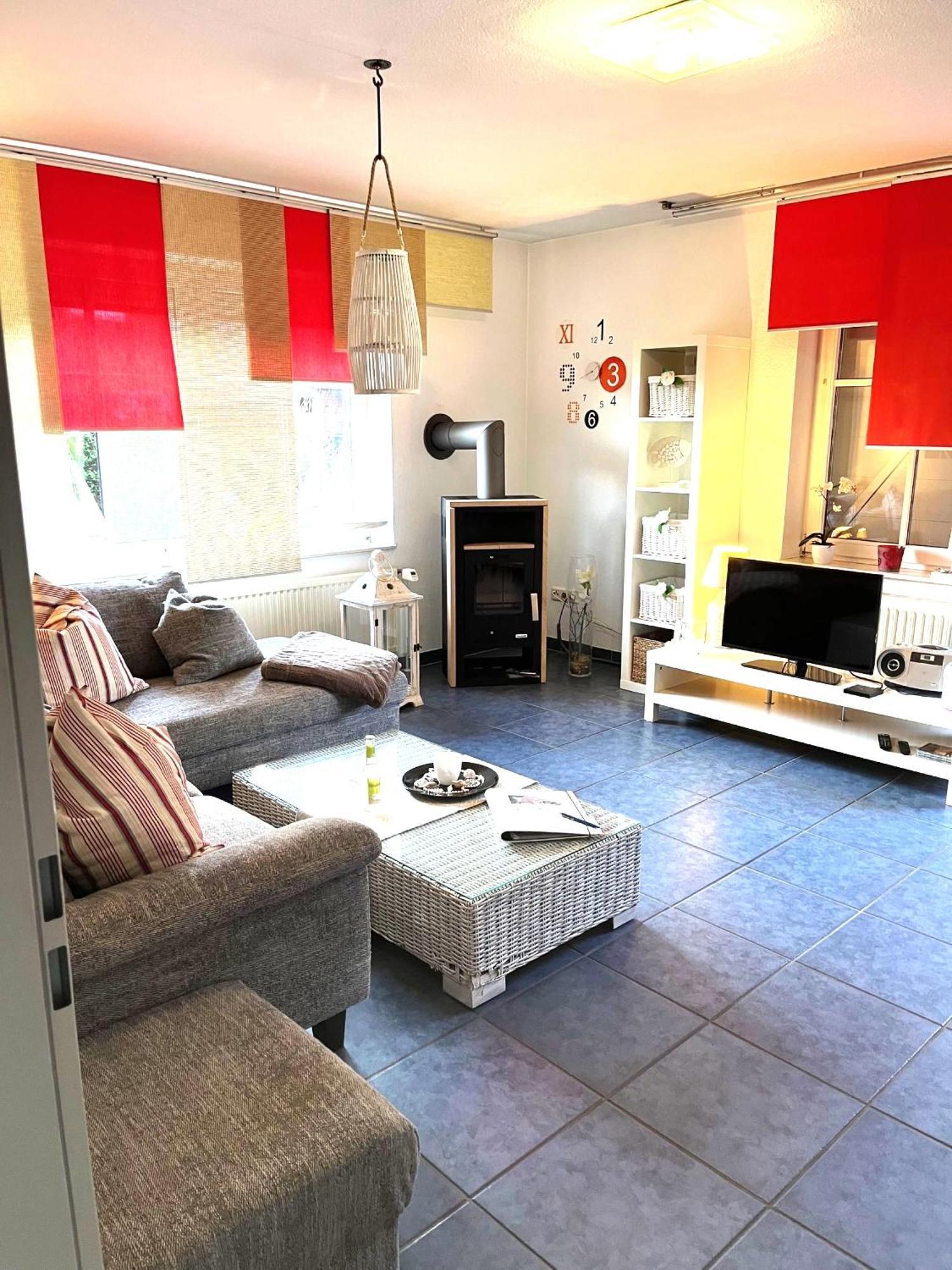 Ferienwohnung Haus Schwalbennest Eg ดิทซุม ภายนอก รูปภาพ